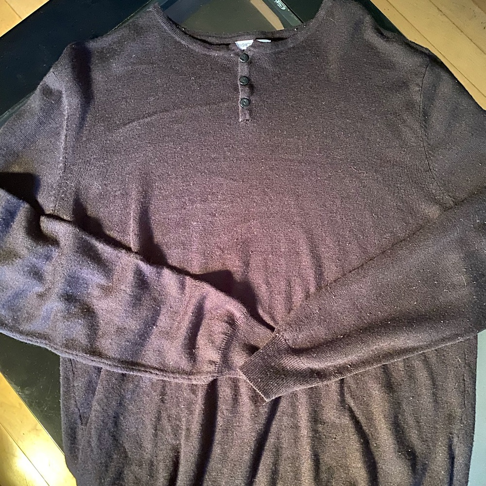 Selling Large, Black, Cotton Long sleeve shirt. FashionNova Men!